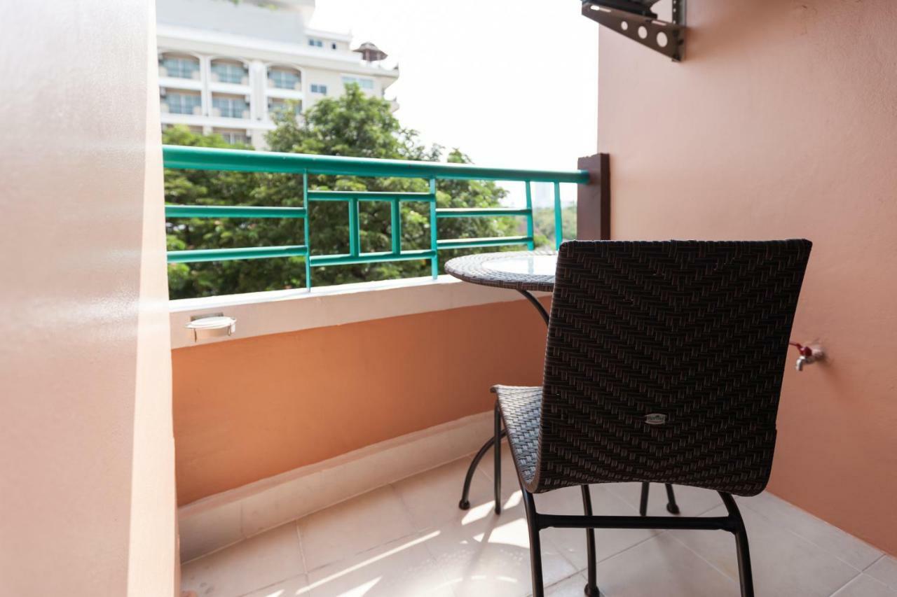 Vabua Asotel Bangkok Exteriör bild